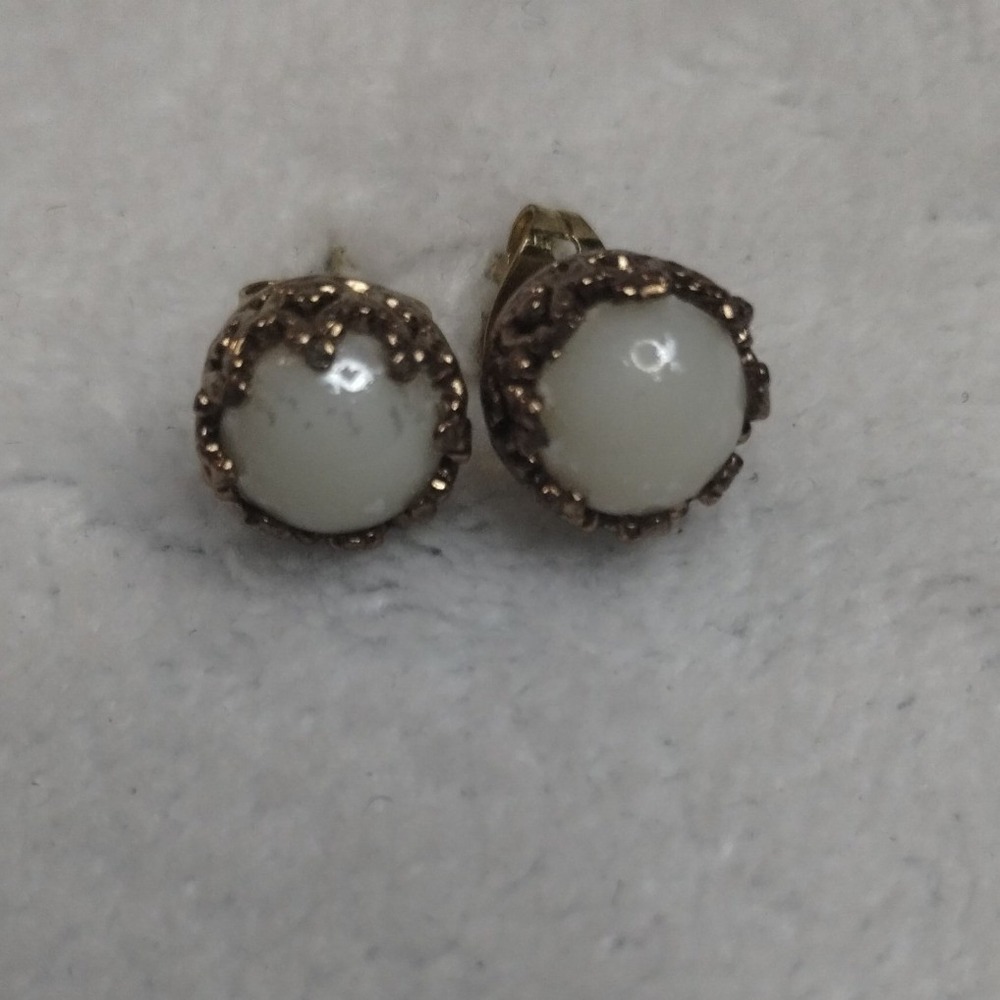 Vintage Style White Faux Pearl Crown Bezel Stud Earrings Bronze Tone Round Small